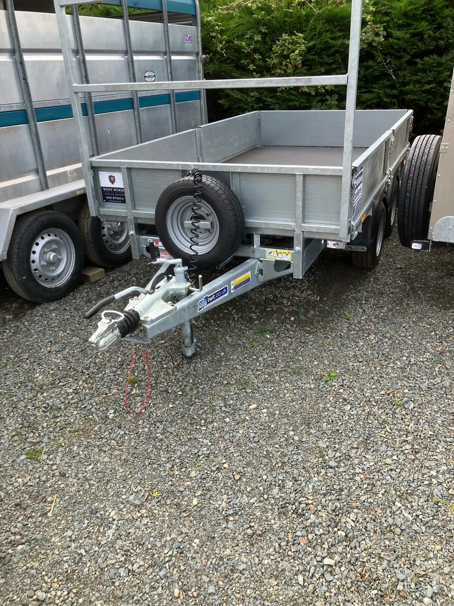 Trailers - Image 3
