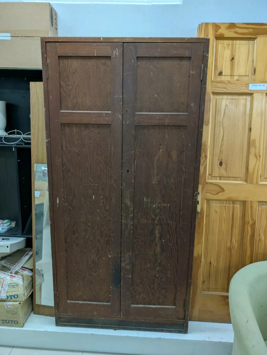 1930s dresser - Image 1
