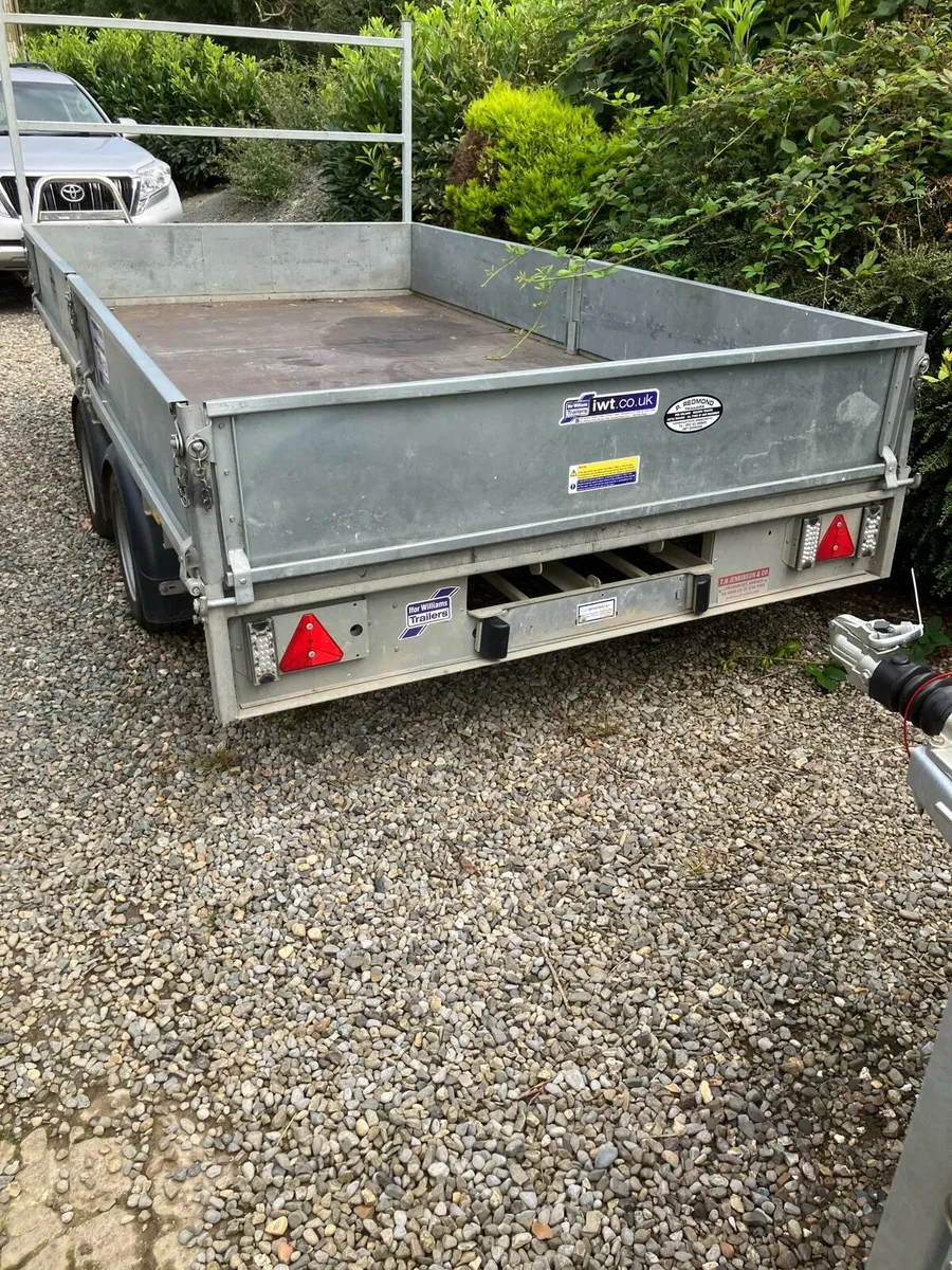 Trailers - Image 2