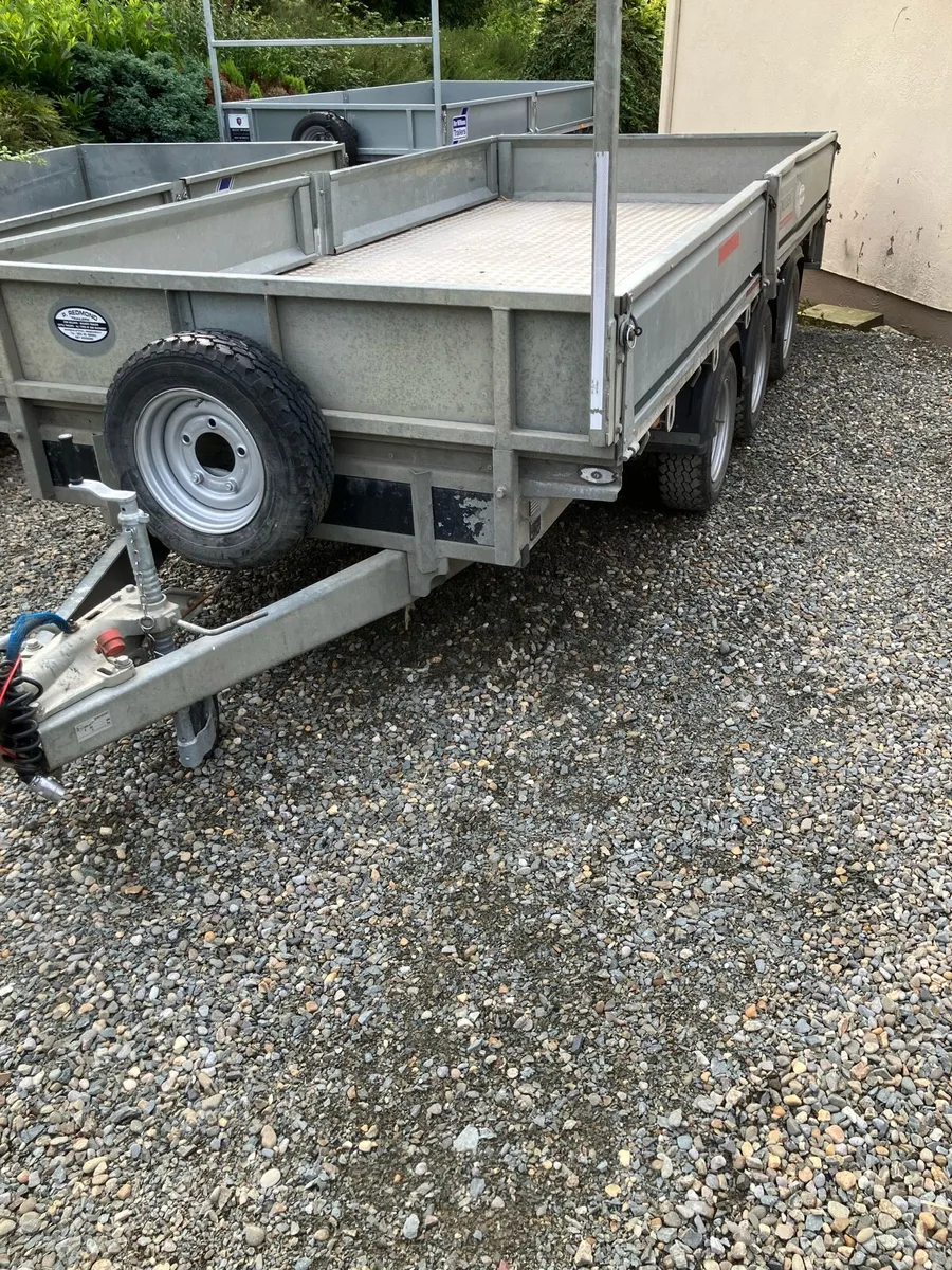 Trailers - Image 4