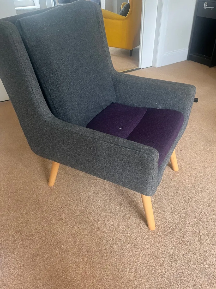 Free Chair - Image 1