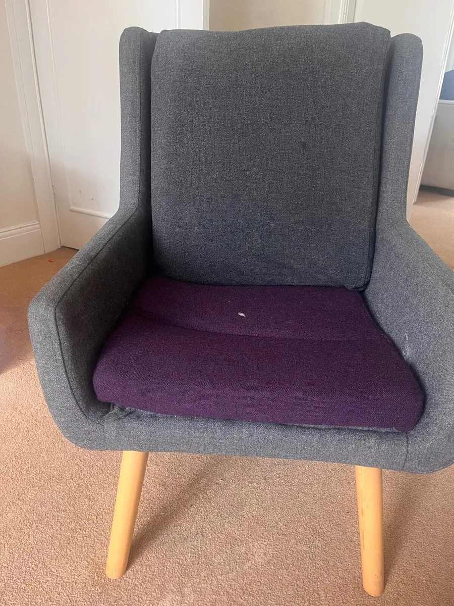 Free Chair - Image 2