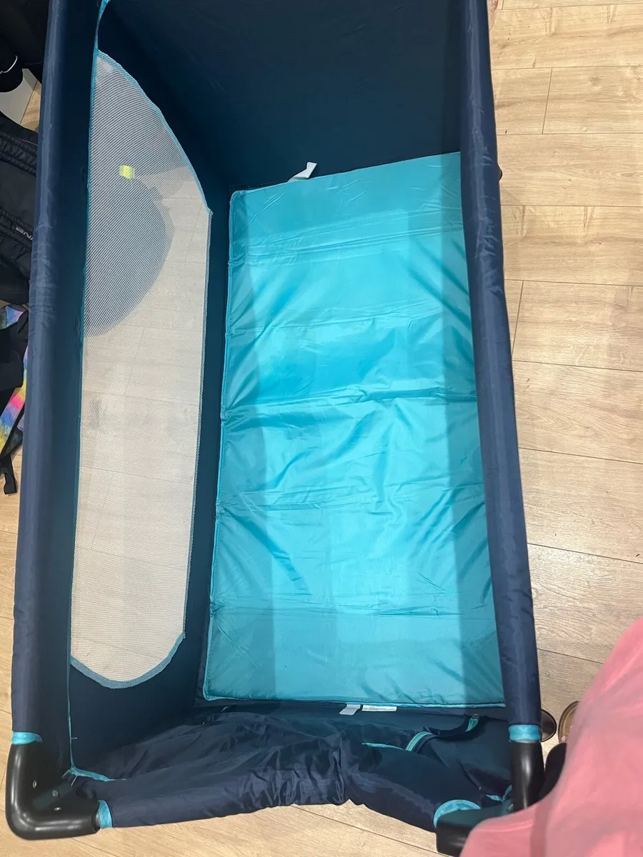 Travel Cot - Image 3