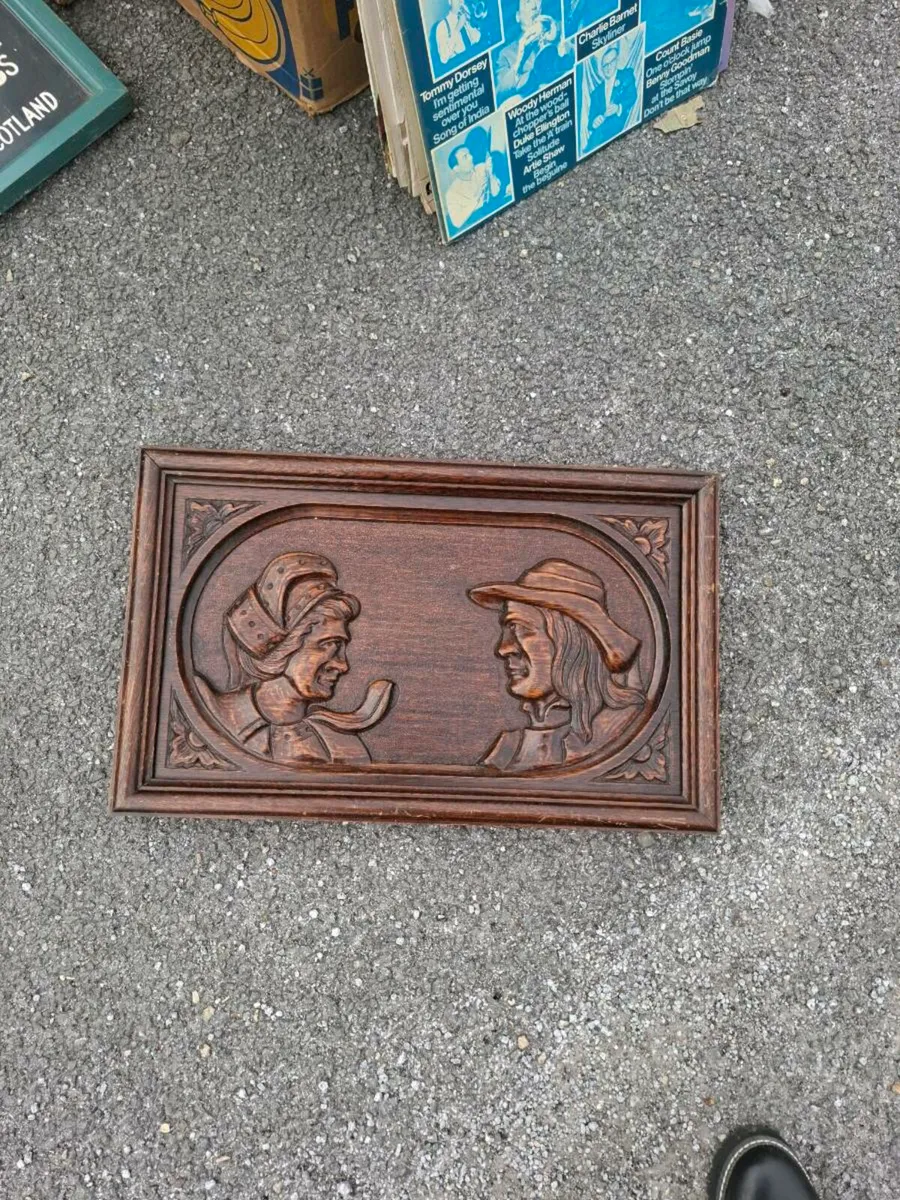 Wood frame from brittany possible to post