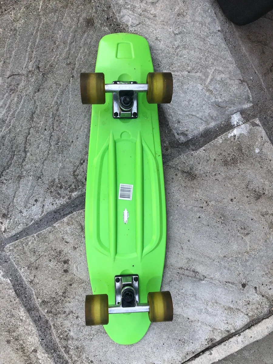Skateboard - Image 2