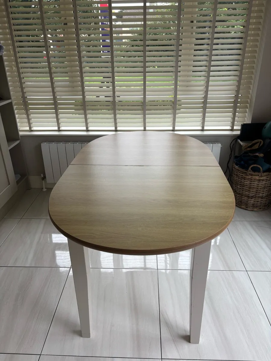 Kitchen table - Image 1