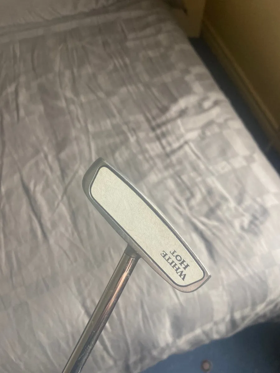 Left hand Center shaft 2 ball Odyssey Putter - Image 1