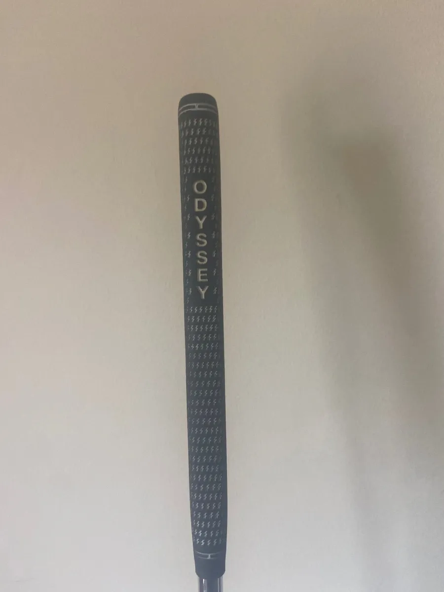Left hand Center shaft 2 ball Odyssey Putter - Image 4
