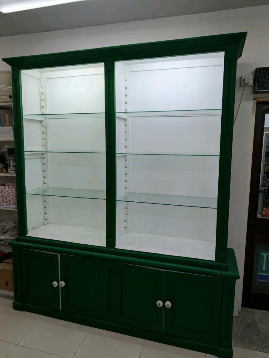Large dresser unit - Image 1