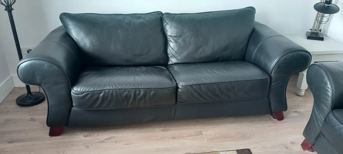 Couch - Image 2