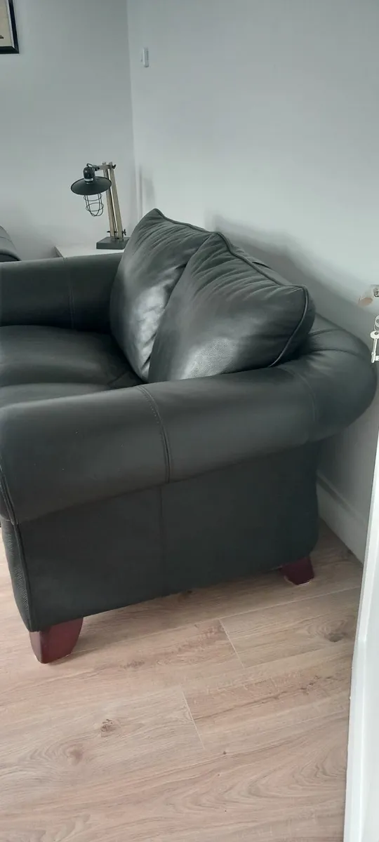 Couch - Image 3