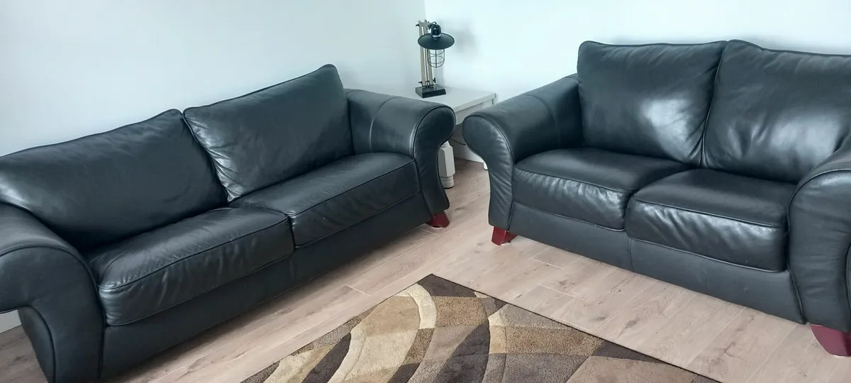 Couch - Image 4
