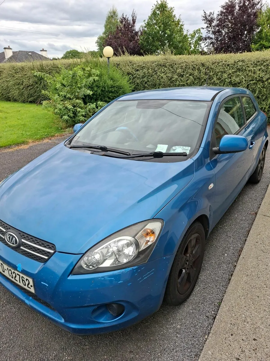 Kia Ceed 2010 - Image 1