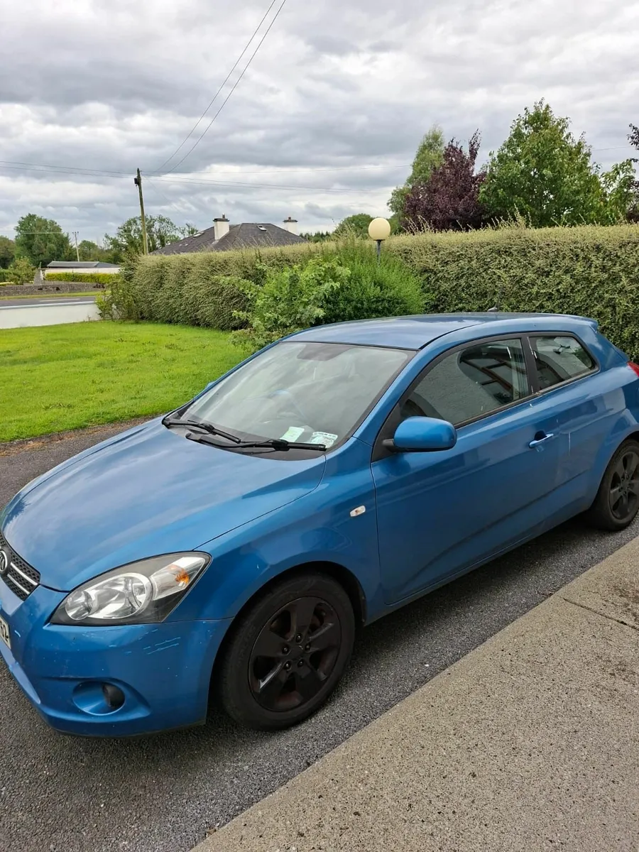 Kia Ceed 2010 - Image 2