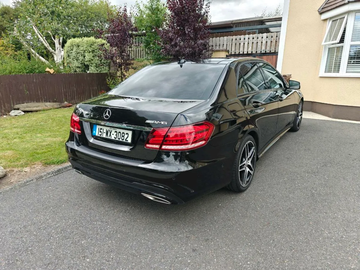 Mercedes E220 AMG Night Edition - Image 4