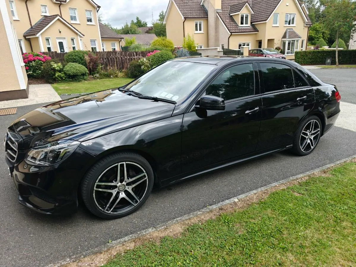 Mercedes E220 AMG Night Edition - Image 2