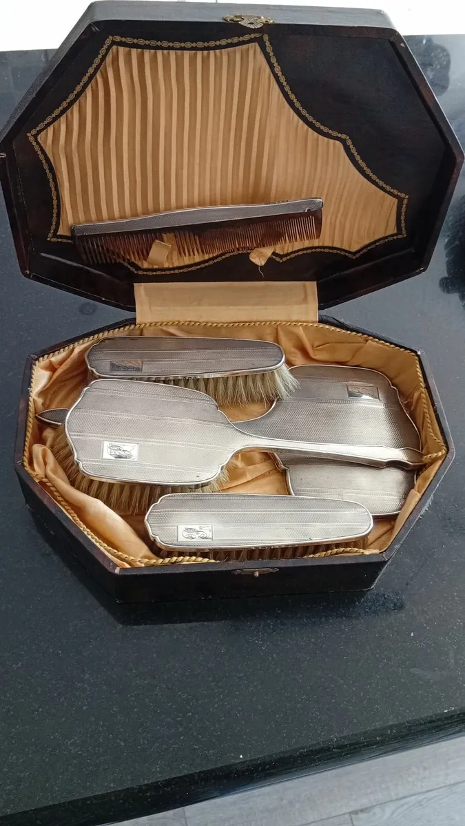 Antique silver vanity set - Image 2