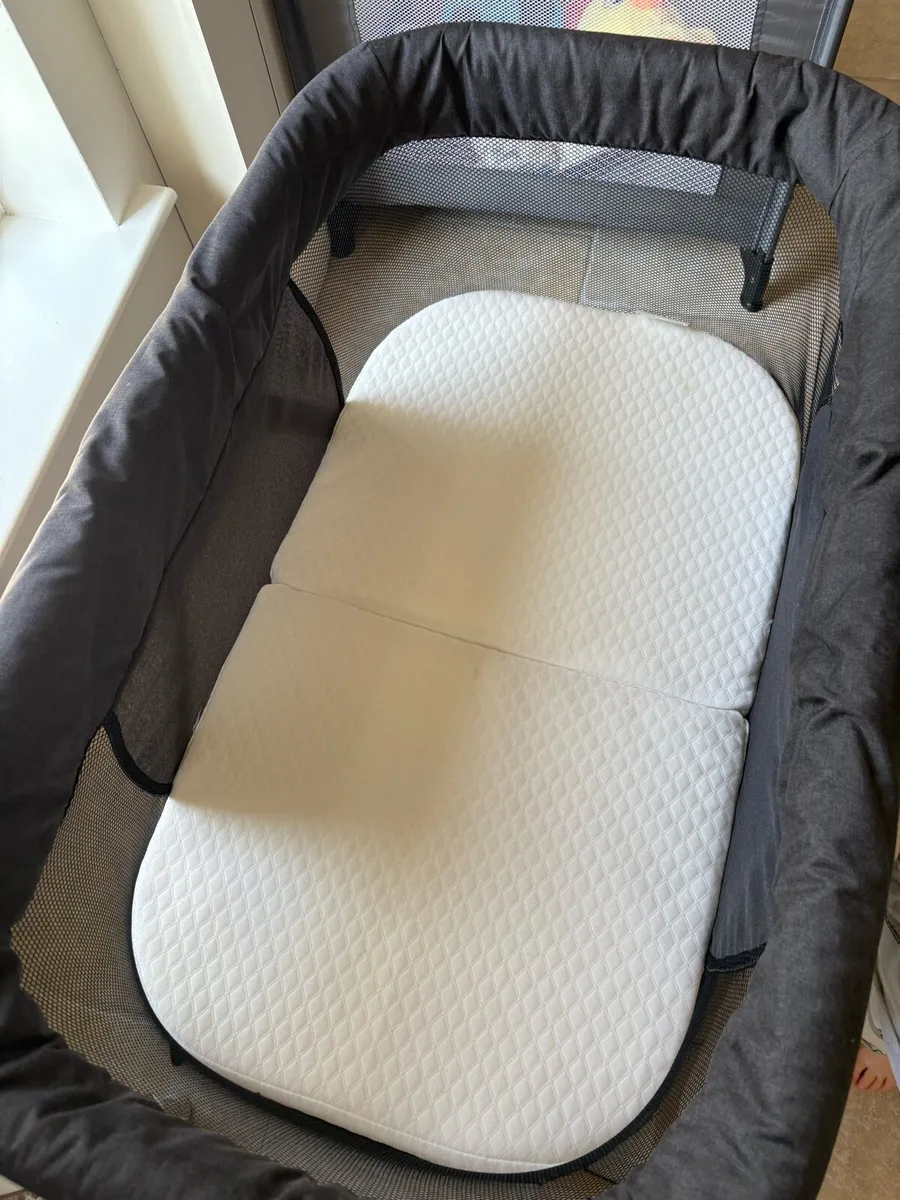 Baby Elegance foldable crib - Image 2