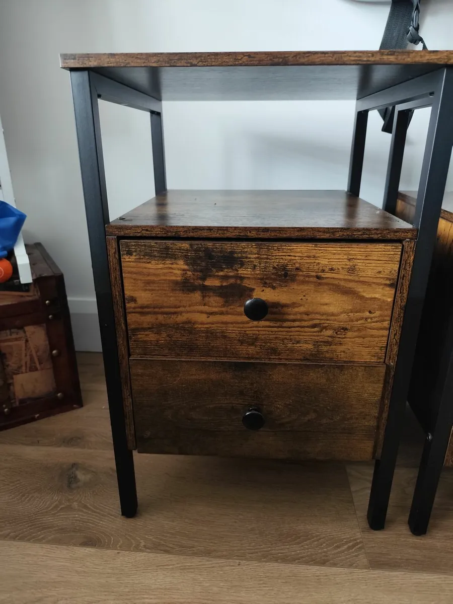 Set of Wooden bedside lockers - Image 1