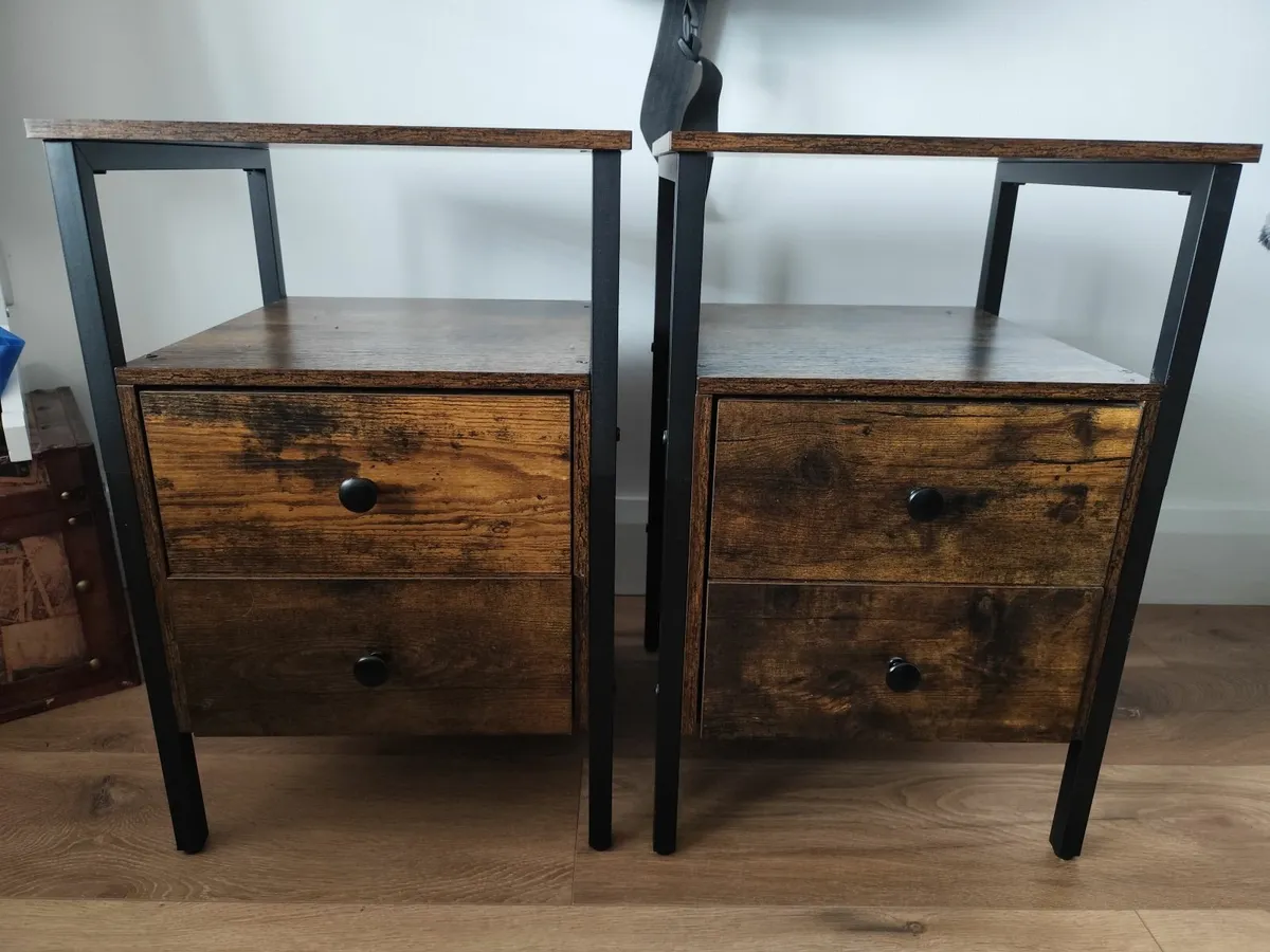 Set of Wooden bedside lockers - Image 2