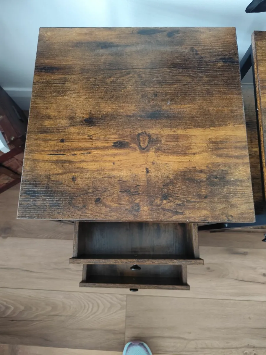 Set of Wooden bedside lockers - Image 4