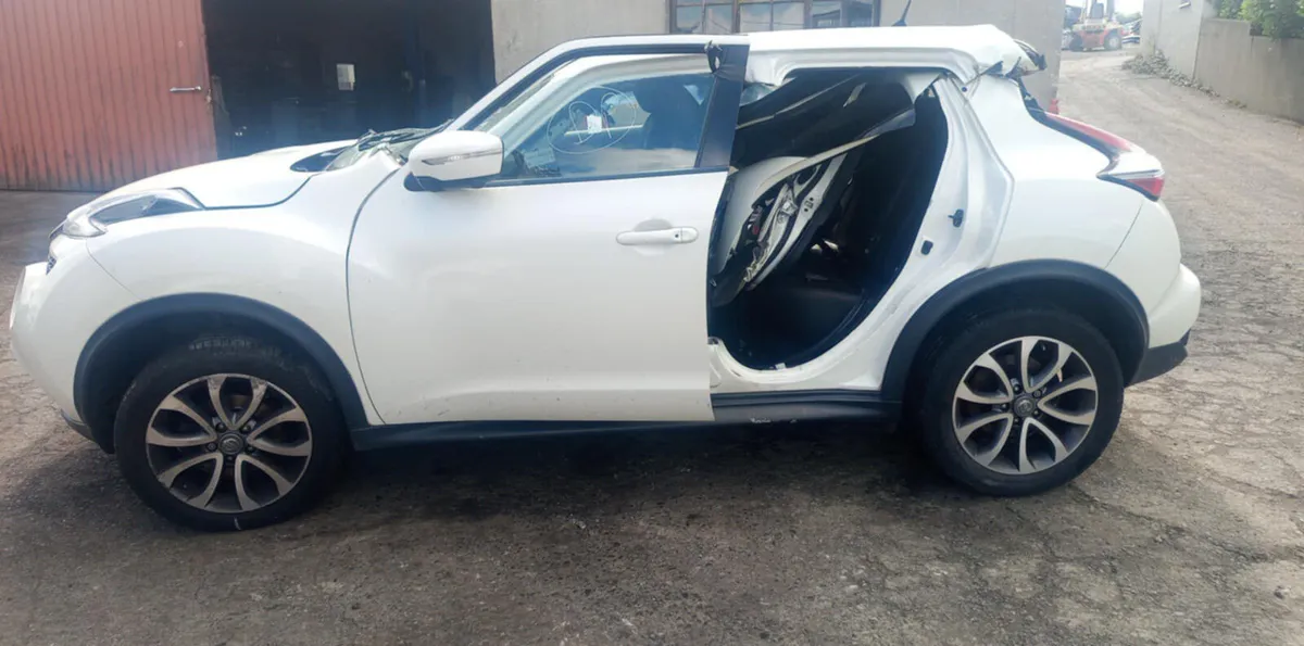 2015 NISSAN JUKE 1.6 PETROL AUTOMATIC FOR PARTS! - Image 2