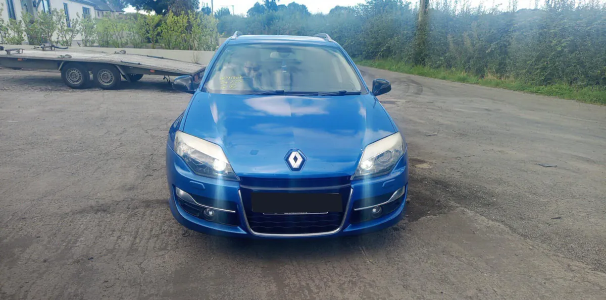 2011 RENAULT LAGUNA 2.0 DIESEL FOR BREAKING - Image 1