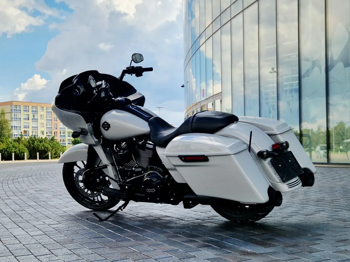 HARLEY DAVIDSON ROAD GLIDE  🖤 - Image 1