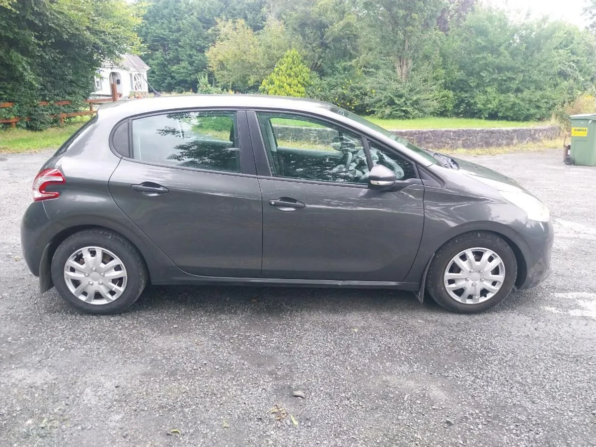 Peugeot 208 diesel - Image 2
