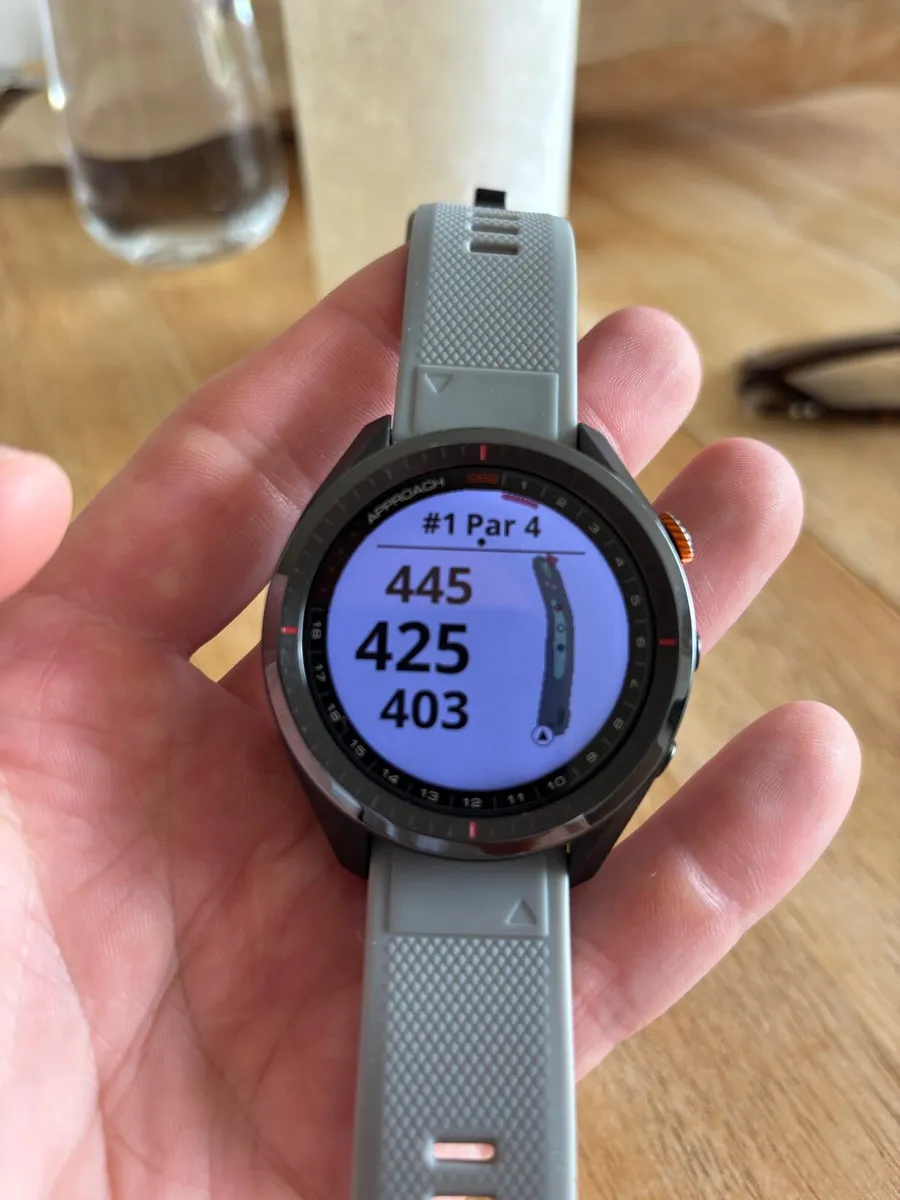 Garmin Approach S62 - Image 1