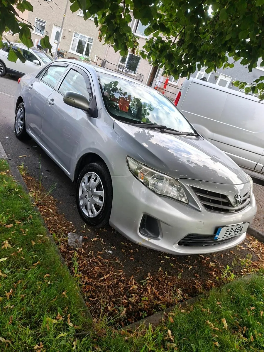 Toyota Corolla 2011 - Image 2