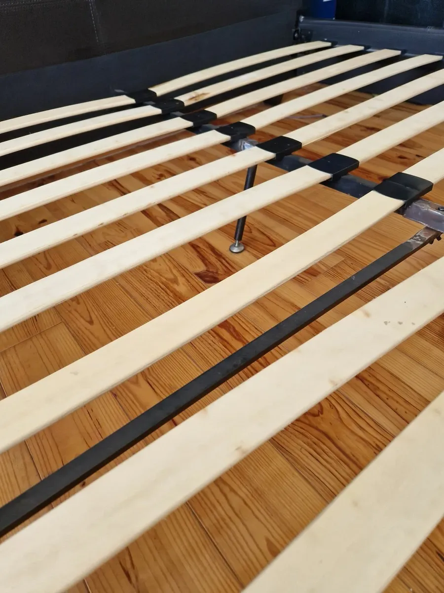 King bed - Image 3