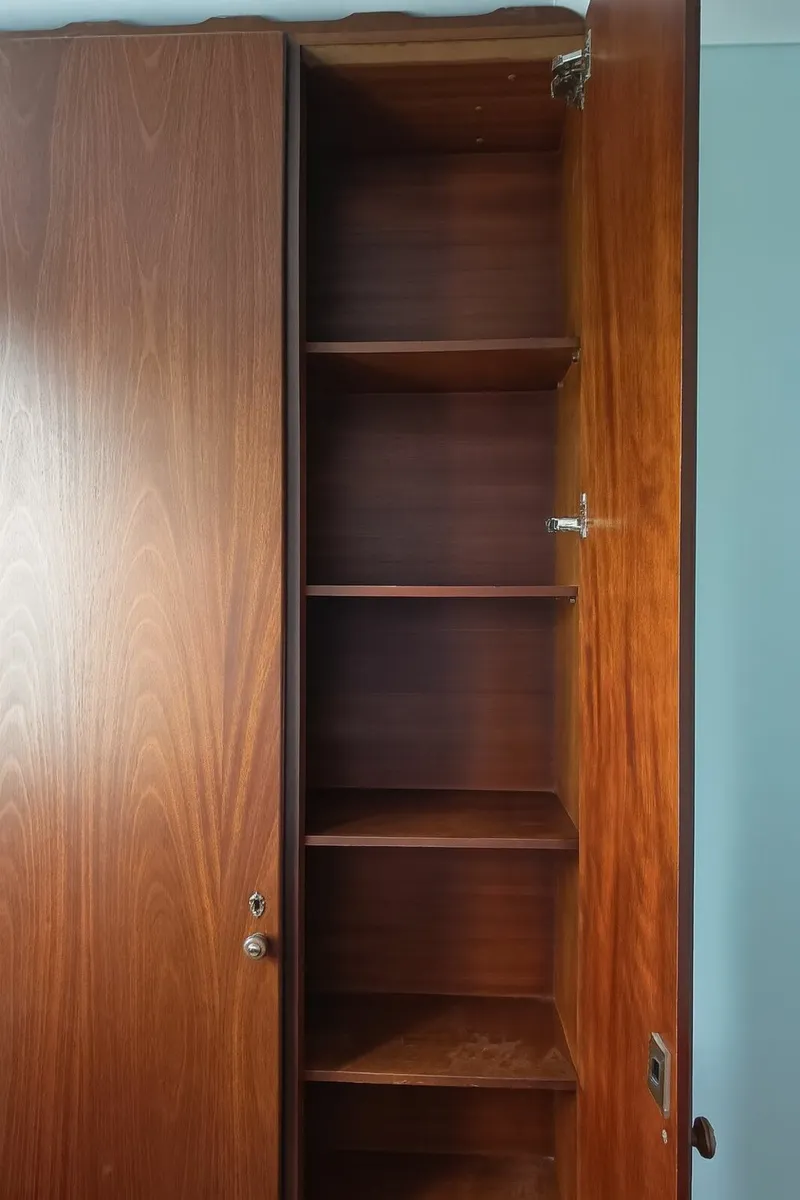 Office cabinet - Image 1