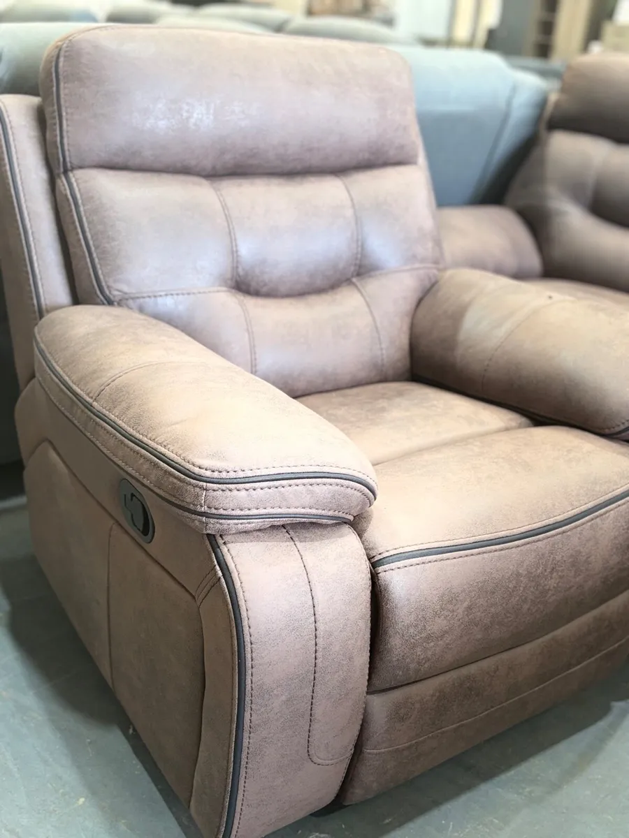 Recliners - Image 2