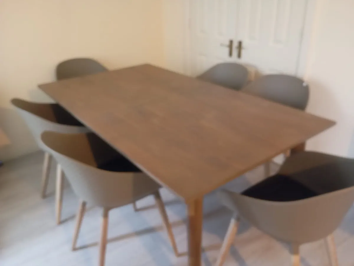 Dinner table from Murphy - Image 1