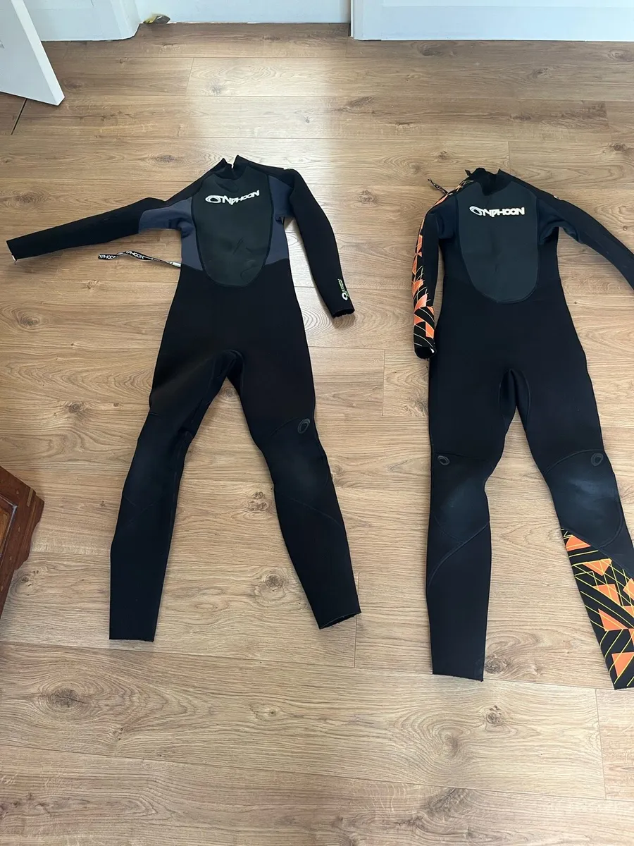 Kids wet suits - Image 1