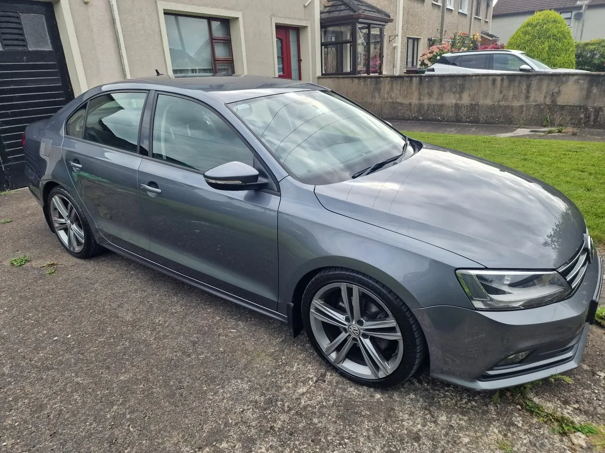 Volkswagen Jetta 2.0 TDI Comfortline - Image 2