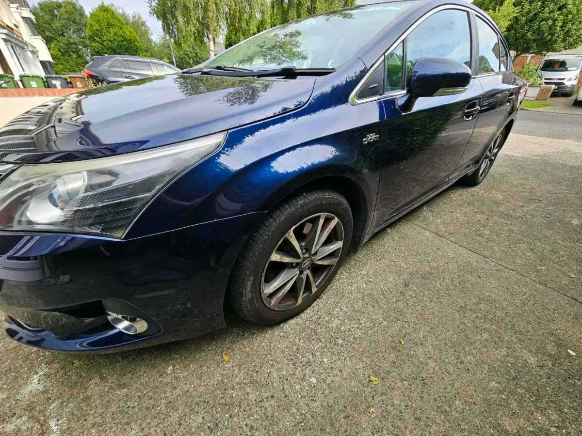 Toyota Avensis 2.2 Diesel Automatic - Image 3