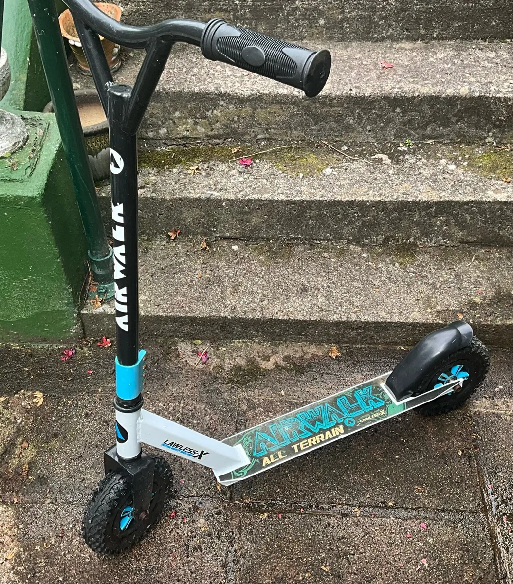 Airwalk Scooter - Image 1