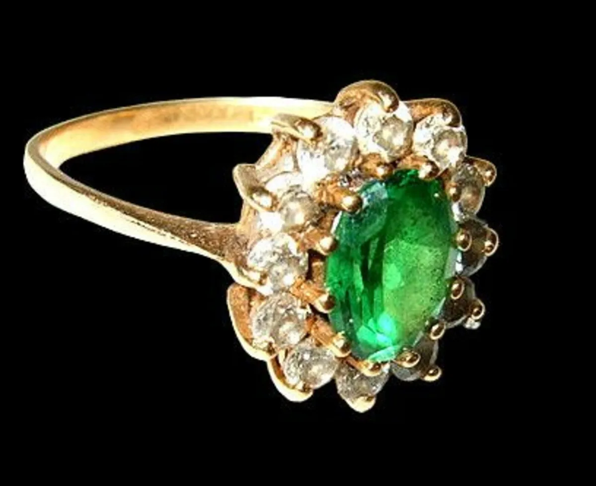 Vintage Hallmarked 14ct Gold Cluster - Image 2