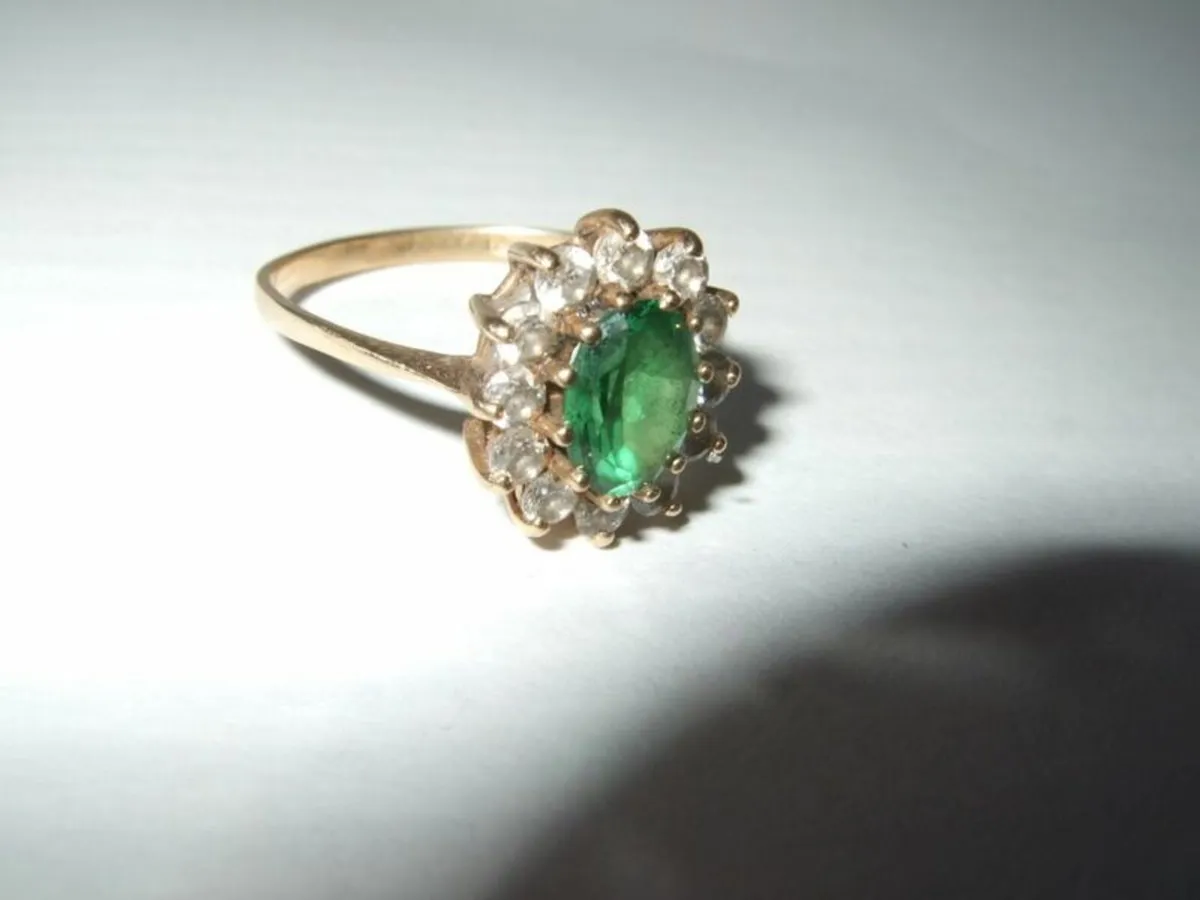 Vintage Hallmarked 14ct Gold Cluster - Image 3