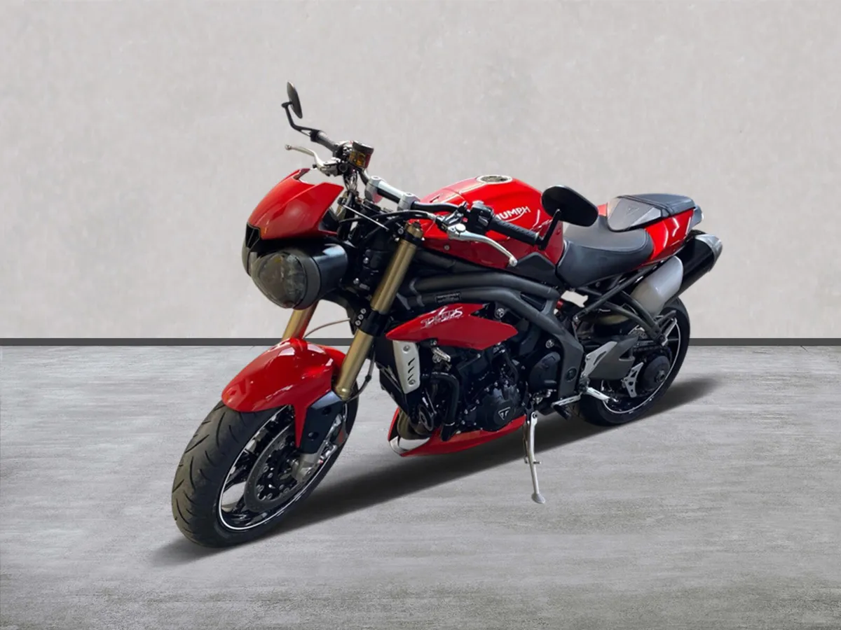 Triumph Speed Triple S 1050 with Extras/Low Miles - Image 4