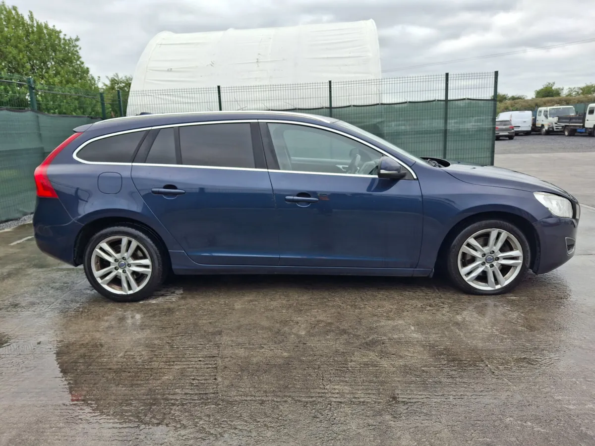 2012 Volvo V60 D3  2.0 Diesel  Luxury - Image 2