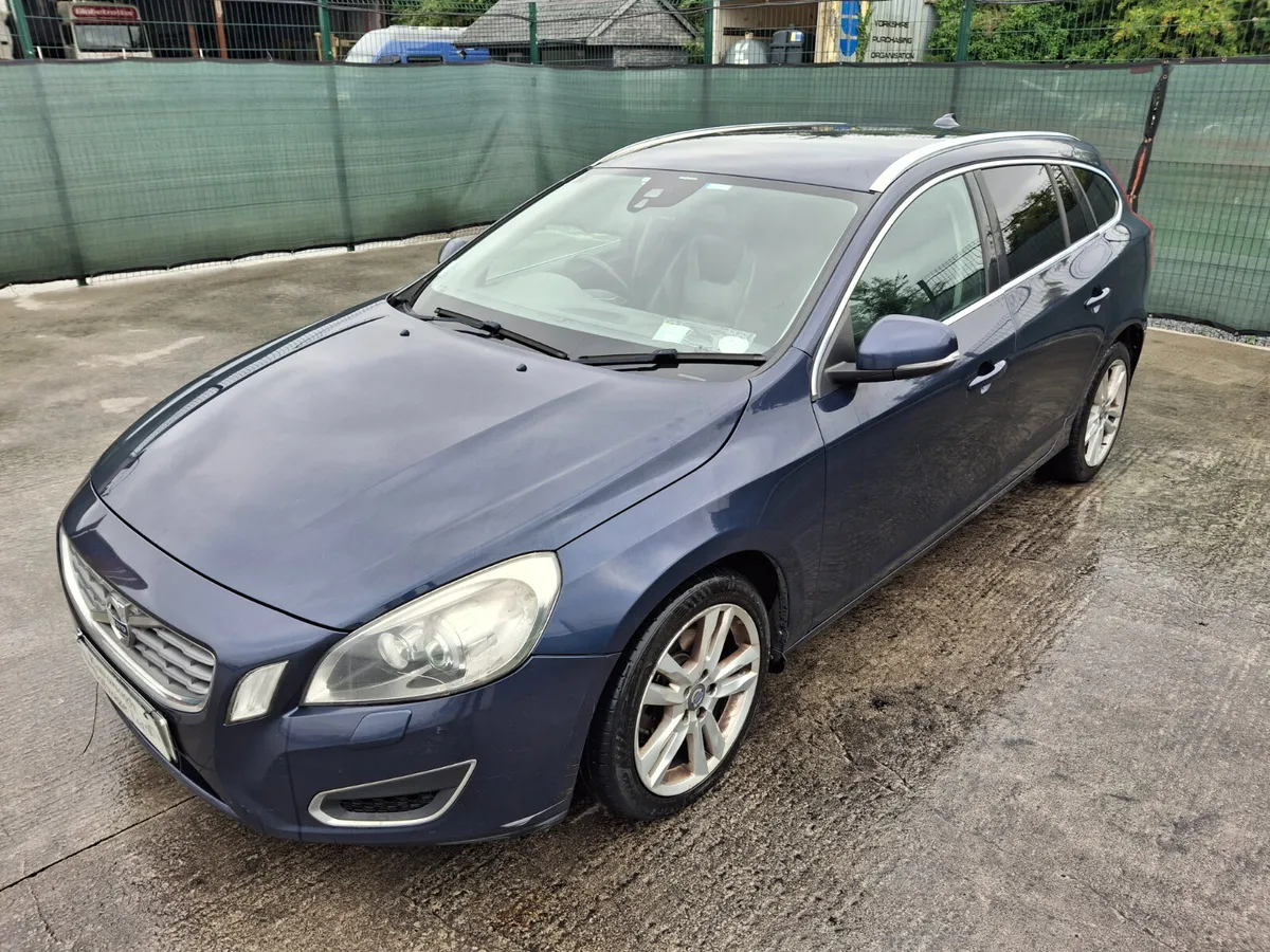 2012 Volvo V60 D3  2.0 Diesel  Luxury - Image 4