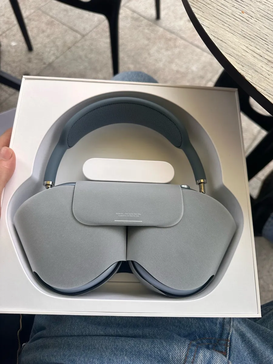 AirPods promax