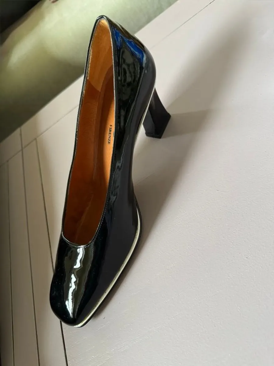 NEW Ultimate Chic Italian Leather Black Patent Shoes. RODO 60 euro ONO  Size 40.5 - Image 3