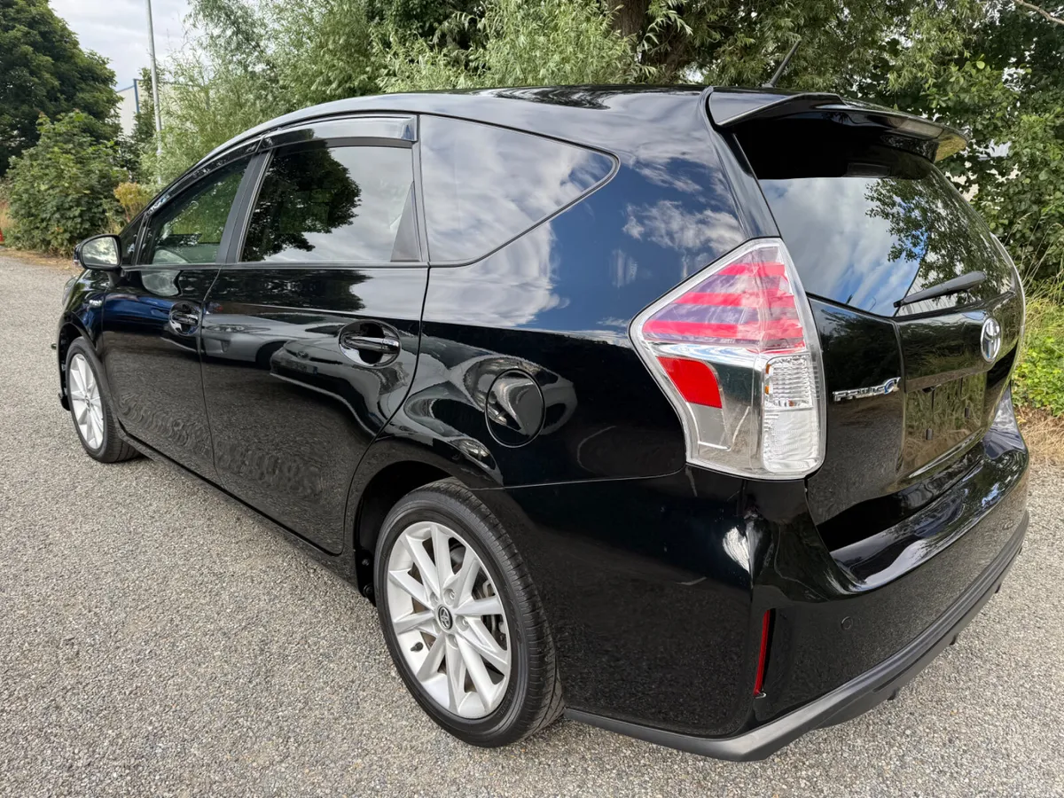 Toyota Prius 7 seats G-model!!! - Image 3