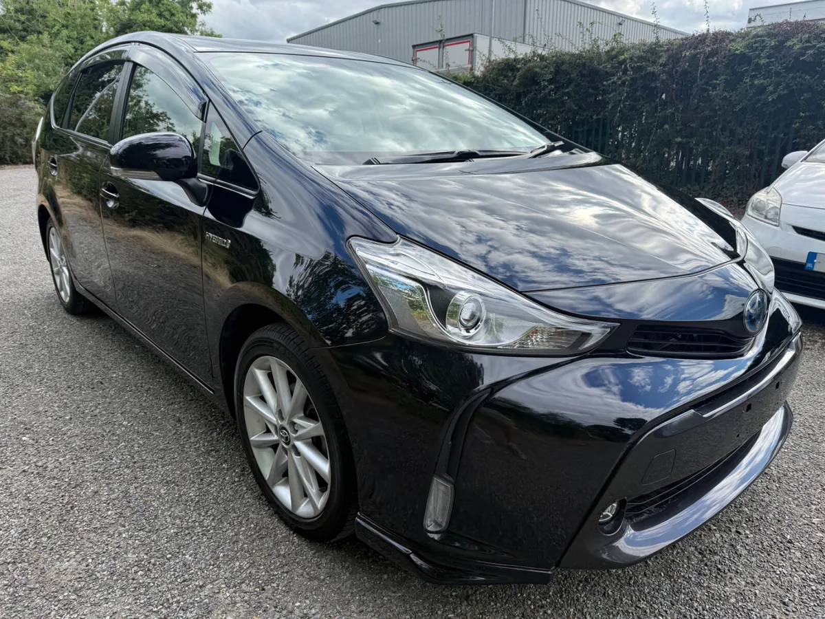Toyota Prius 7 seats G-model!!! - Image 1