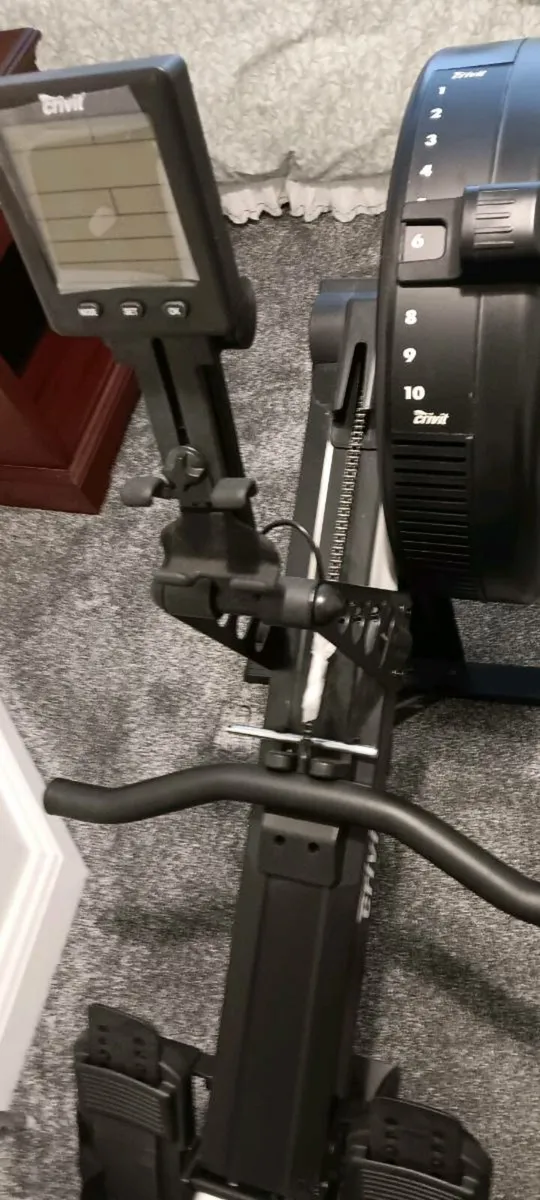 Rowing machine - Image 1