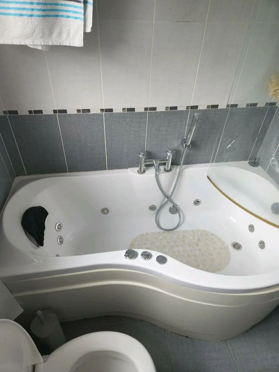 jacuzzi bath